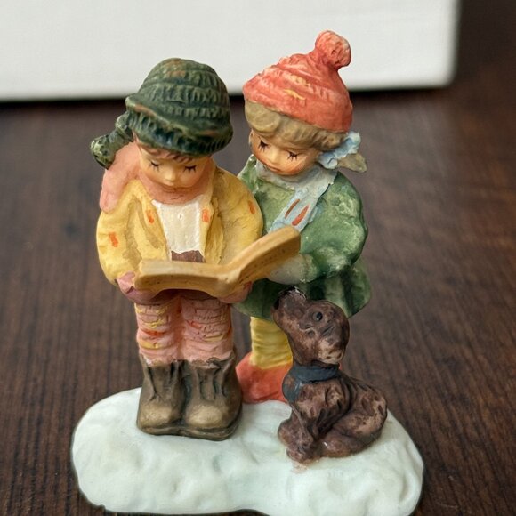 Hawthorne Village - Christmas Village - 3 Figurines - Picture 2 of 7